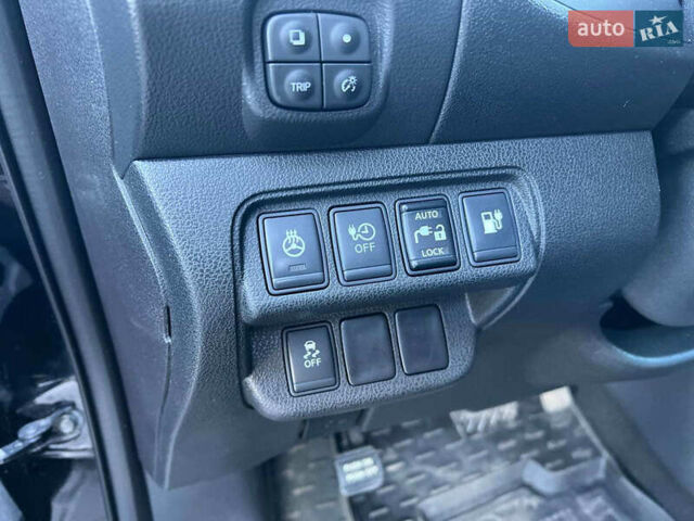 Черный Ниссан Лиф, объемом двигателя 0 л и пробегом 119 тыс. км за 7990 $, фото 17 на Automoto.ua