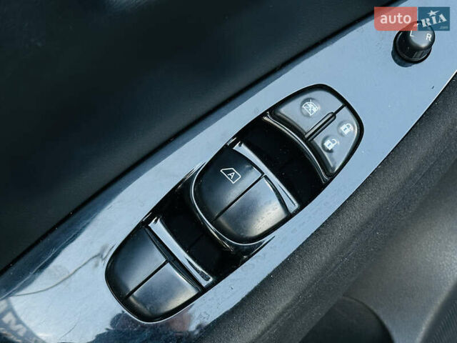 Черный Ниссан Лиф, объемом двигателя 0 л и пробегом 107 тыс. км за 8700 $, фото 19 на Automoto.ua