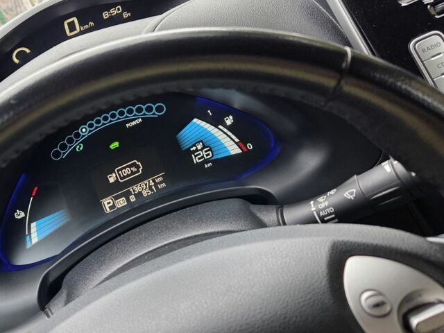 Черный Ниссан Лиф, объемом двигателя 0 л и пробегом 137 тыс. км за 7500 $, фото 8 на Automoto.ua