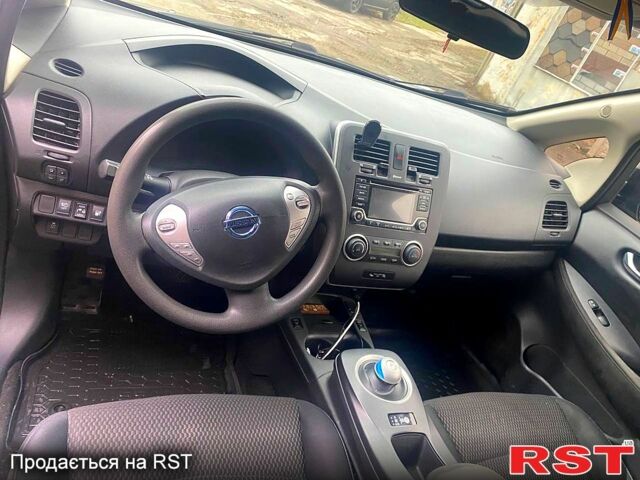 Черный Ниссан Лиф, объемом двигателя 0 л и пробегом 231 тыс. км за 5700 $, фото 1 на Automoto.ua