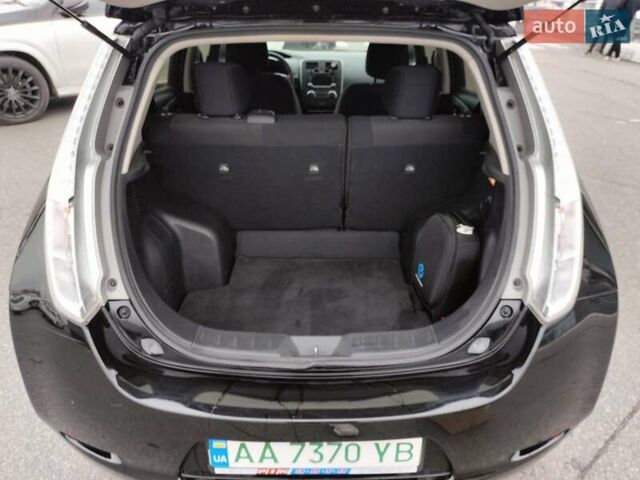 Черный Ниссан Лиф, объемом двигателя 0 л и пробегом 71 тыс. км за 9000 $, фото 5 на Automoto.ua