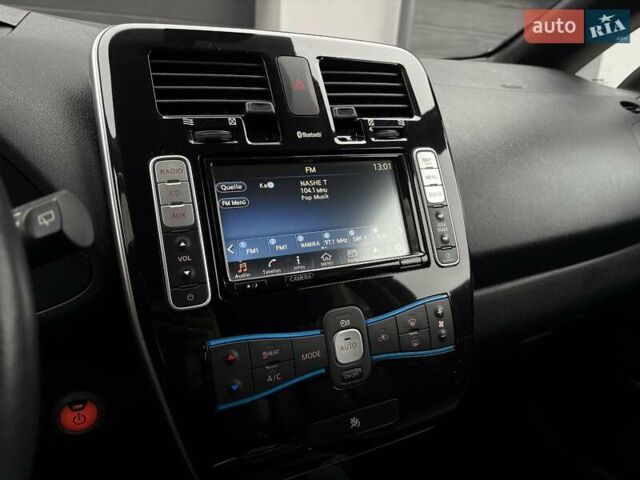 Черный Ниссан Лиф, объемом двигателя 0 л и пробегом 120 тыс. км за 6500 $, фото 39 на Automoto.ua