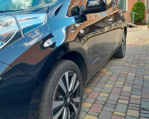Чорний Ніссан Ліф, об'ємом двигуна 0 л та пробігом 137 тис. км за 8600 $, фото 8 на Automoto.ua