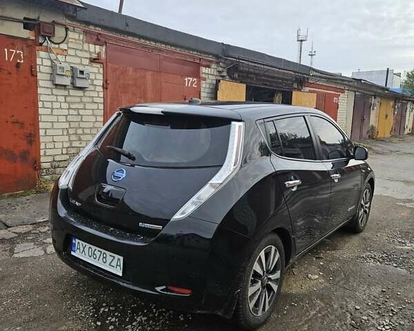 Черный Ниссан Лиф, объемом двигателя 0 л и пробегом 82 тыс. км за 7800 $, фото 7 на Automoto.ua