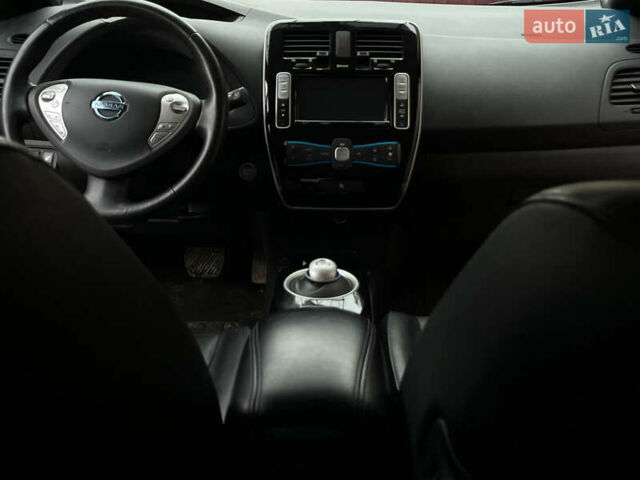 Черный Ниссан Лиф, объемом двигателя 0 л и пробегом 83 тыс. км за 8450 $, фото 11 на Automoto.ua