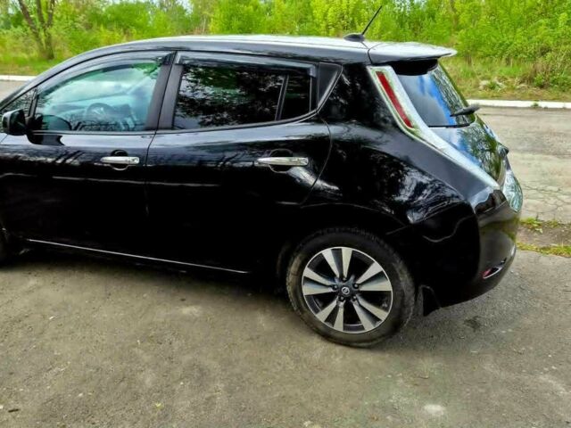 Чорний Ніссан Ліф, об'ємом двигуна 0 л та пробігом 121 тис. км за 6300 $, фото 1 на Automoto.ua
