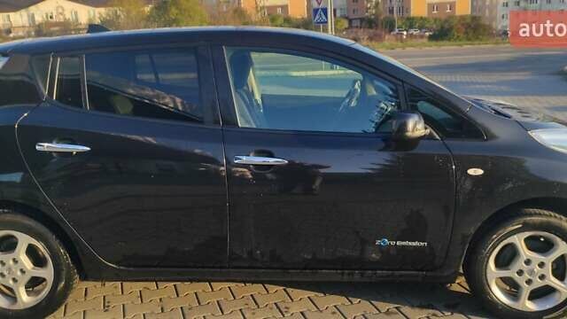 Черный Ниссан Лиф, объемом двигателя 0 л и пробегом 133 тыс. км за 6500 $, фото 2 на Automoto.ua