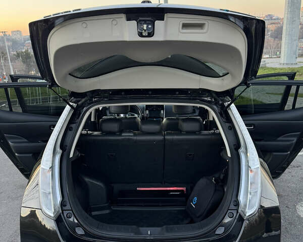 Чорний Ніссан Ліф, об'ємом двигуна 0 л та пробігом 120 тис. км за 7500 $, фото 14 на Automoto.ua