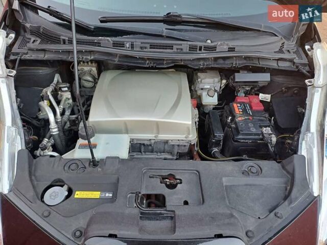 Черный Ниссан Лиф, объемом двигателя 0 л и пробегом 89 тыс. км за 8150 $, фото 12 на Automoto.ua