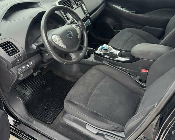 Черный Ниссан Лиф, объемом двигателя 0 л и пробегом 113 тыс. км за 8300 $, фото 11 на Automoto.ua
