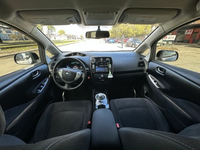 Черный Ниссан Лиф, объемом двигателя 0 л и пробегом 107 тыс. км за 7500 $, фото 10 на Automoto.ua