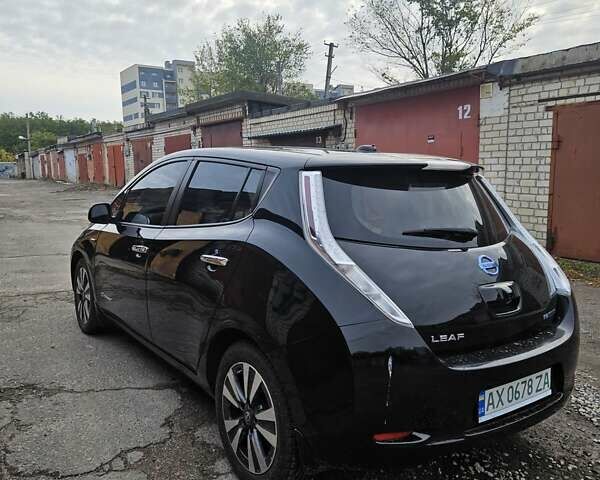Черный Ниссан Лиф, объемом двигателя 0 л и пробегом 82 тыс. км за 7800 $, фото 5 на Automoto.ua