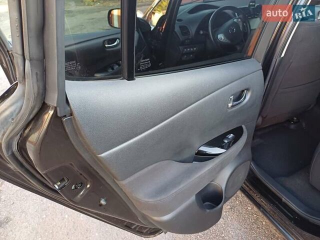 Черный Ниссан Лиф, объемом двигателя 0 л и пробегом 89 тыс. км за 8150 $, фото 3 на Automoto.ua
