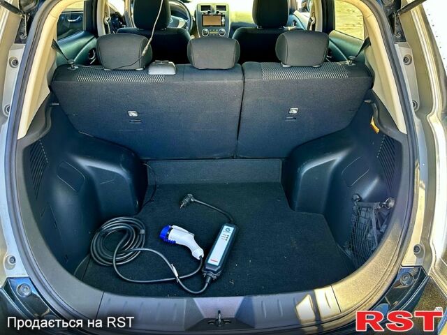 Чорний Ніссан Ліф, об'ємом двигуна 80 л та пробігом 70 тис. км за 8900 $, фото 13 на Automoto.ua