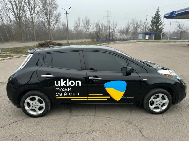 Черный Ниссан Лиф, объемом двигателя 0 л и пробегом 160 тыс. км за 5500 $, фото 1 на Automoto.ua