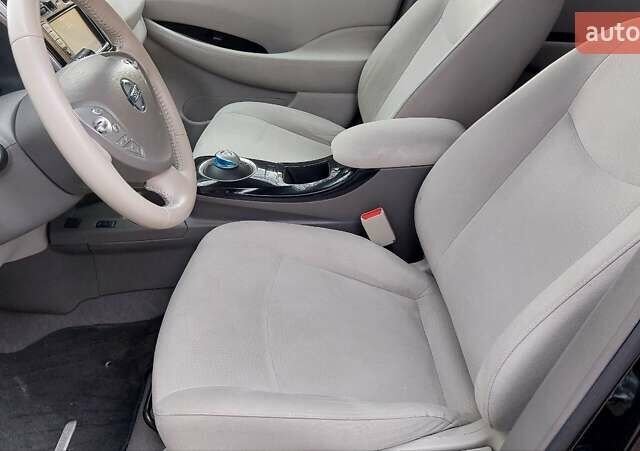 Черный Ниссан Лиф, объемом двигателя 0 л и пробегом 104 тыс. км за 7700 $, фото 37 на Automoto.ua