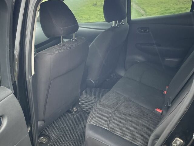 Черный Ниссан Лиф, объемом двигателя 0 л и пробегом 184 тыс. км за 7800 $, фото 7 на Automoto.ua