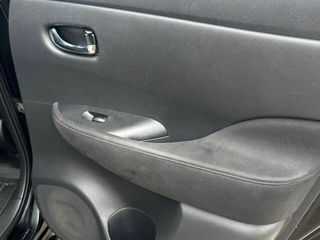 Черный Ниссан Лиф, объемом двигателя 0 л и пробегом 160 тыс. км за 5500 $, фото 19 на Automoto.ua