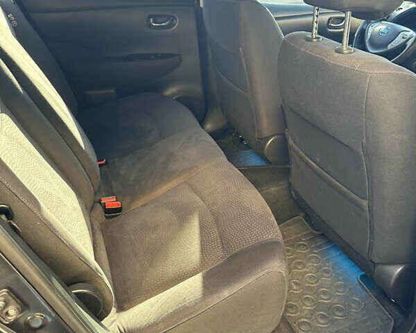 Чорний Ніссан Ліф, об'ємом двигуна 0 л та пробігом 143 тис. км за 8200 $, фото 5 на Automoto.ua