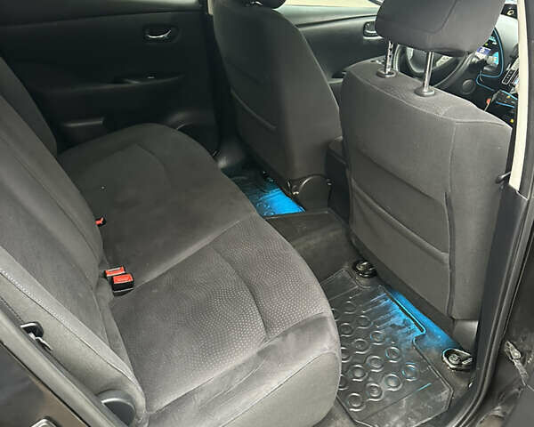 Чорний Ніссан Ліф, об'ємом двигуна 0 л та пробігом 145 тис. км за 7999 $, фото 8 на Automoto.ua