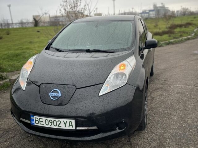 Черный Ниссан Лиф, объемом двигателя 0 л и пробегом 184 тыс. км за 7800 $, фото 1 на Automoto.ua