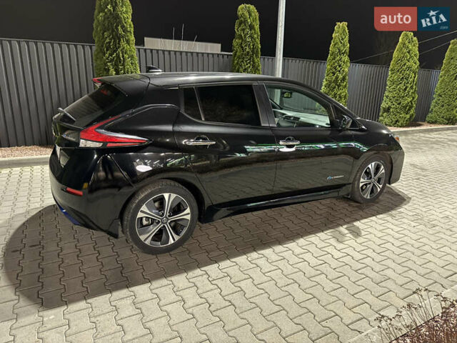 Черный Ниссан Лиф, объемом двигателя 0 л и пробегом 94 тыс. км за 12200 $, фото 2 на Automoto.ua