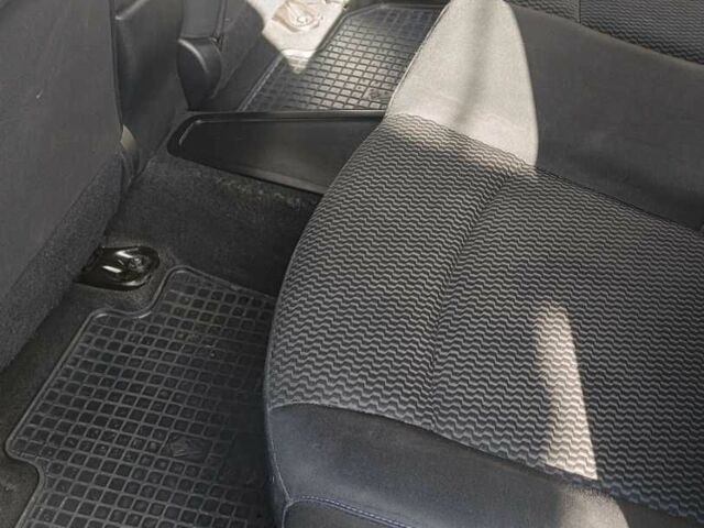 Черный Ниссан Лиф, объемом двигателя 0 л и пробегом 96 тыс. км за 8500 $, фото 4 на Automoto.ua