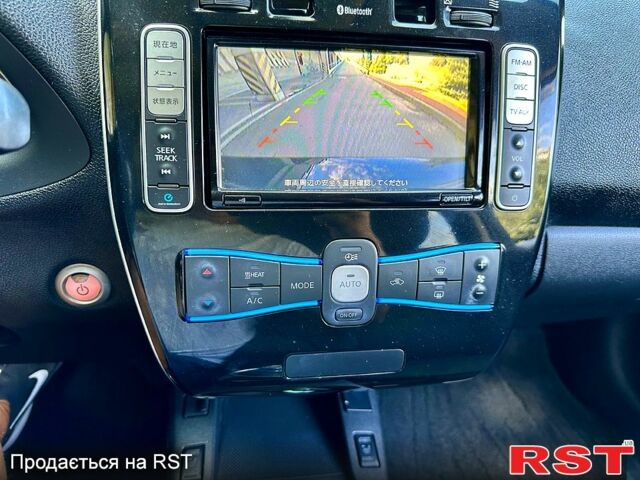 Черный Ниссан Лиф, объемом двигателя 80 л и пробегом 72 тыс. км за 8500 $, фото 7 на Automoto.ua