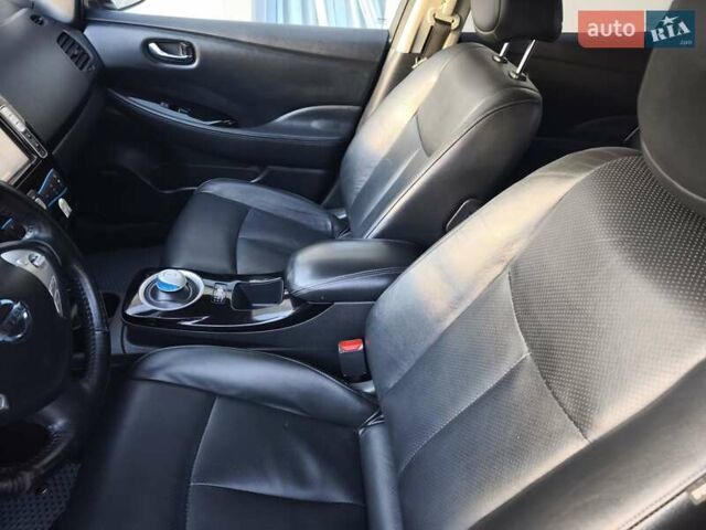 Черный Ниссан Лиф, объемом двигателя 0 л и пробегом 130 тыс. км за 7500 $, фото 28 на Automoto.ua