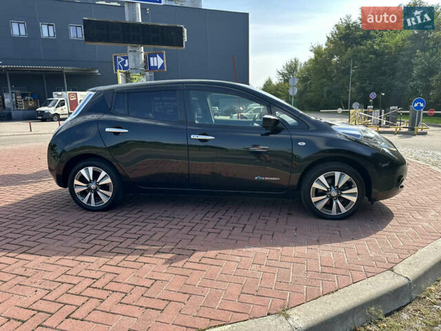 Черный Ниссан Лиф, объемом двигателя 0 л и пробегом 102 тыс. км за 8500 $, фото 4 на Automoto.ua
