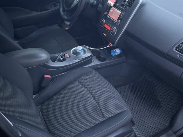 Черный Ниссан Лиф, объемом двигателя 0 л и пробегом 184 тыс. км за 7800 $, фото 9 на Automoto.ua