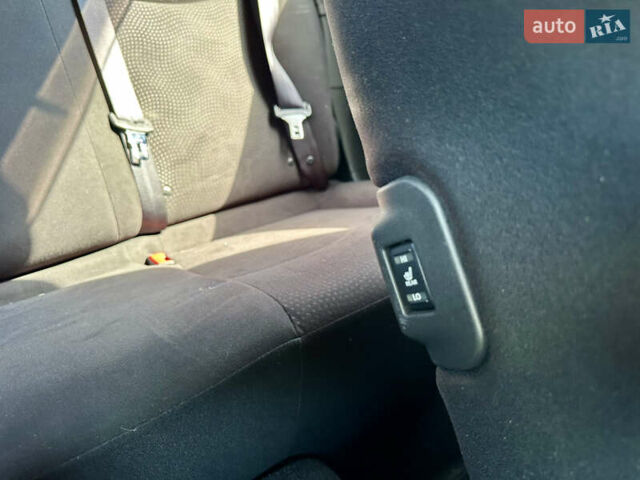 Черный Ниссан Лиф, объемом двигателя 0 л и пробегом 102 тыс. км за 8500 $, фото 20 на Automoto.ua