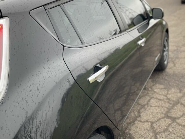 Черный Ниссан Лиф, объемом двигателя 0 л и пробегом 184 тыс. км за 7800 $, фото 5 на Automoto.ua