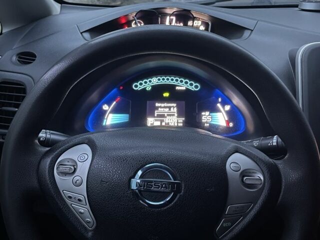 Черный Ниссан Лиф, объемом двигателя 0 л и пробегом 184 тыс. км за 7800 $, фото 16 на Automoto.ua