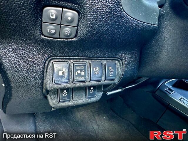 Черный Ниссан Лиф, объемом двигателя 80 л и пробегом 72 тыс. км за 8500 $, фото 4 на Automoto.ua