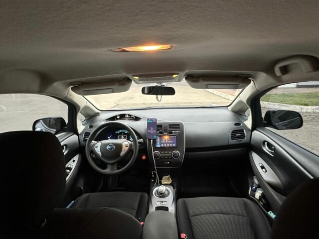 Черный Ниссан Лиф, объемом двигателя 0 л и пробегом 160 тыс. км за 5500 $, фото 18 на Automoto.ua