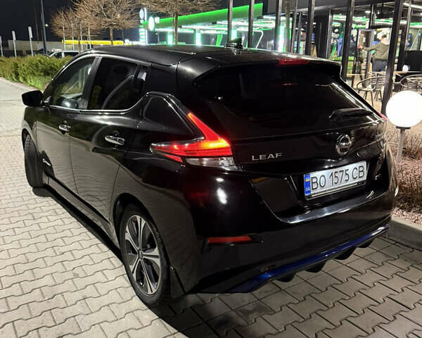 Черный Ниссан Лиф, объемом двигателя 0 л и пробегом 94 тыс. км за 12200 $, фото 6 на Automoto.ua