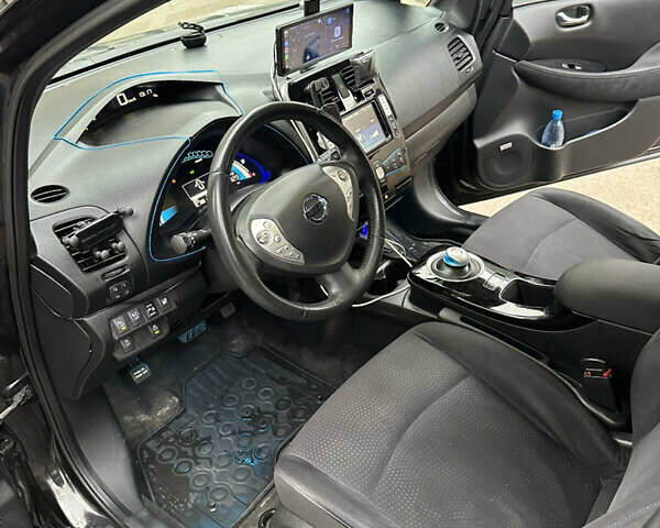 Чорний Ніссан Ліф, об'ємом двигуна 0 л та пробігом 145 тис. км за 7999 $, фото 11 на Automoto.ua
