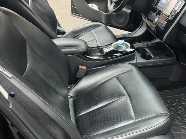 Чорний Ніссан Ліф, об'ємом двигуна 0 л та пробігом 94 тис. км за 6500 $, фото 2 на Automoto.ua