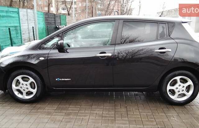 Чорний Ніссан Ліф, об'ємом двигуна 0 л та пробігом 54 тис. км за 11000 $, фото 8 на Automoto.ua