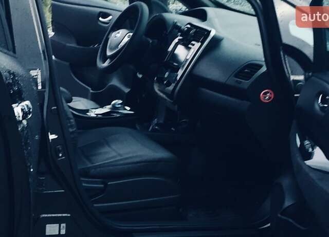 Чорний Ніссан Ліф, об'ємом двигуна 0 л та пробігом 54 тис. км за 11000 $, фото 12 на Automoto.ua