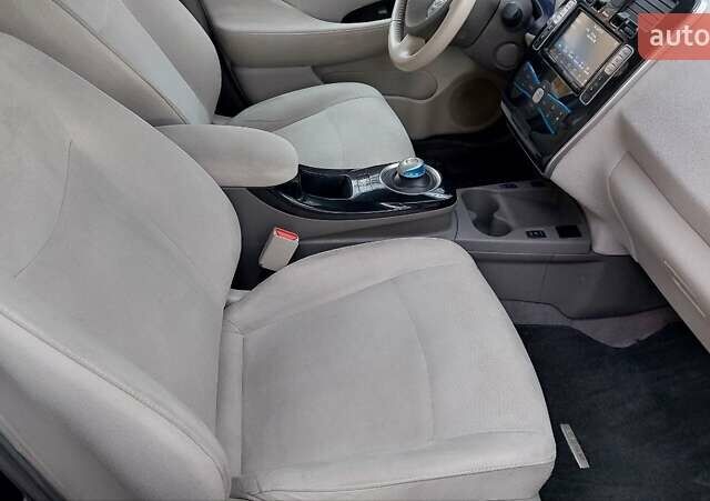 Черный Ниссан Лиф, объемом двигателя 0 л и пробегом 104 тыс. км за 7700 $, фото 33 на Automoto.ua