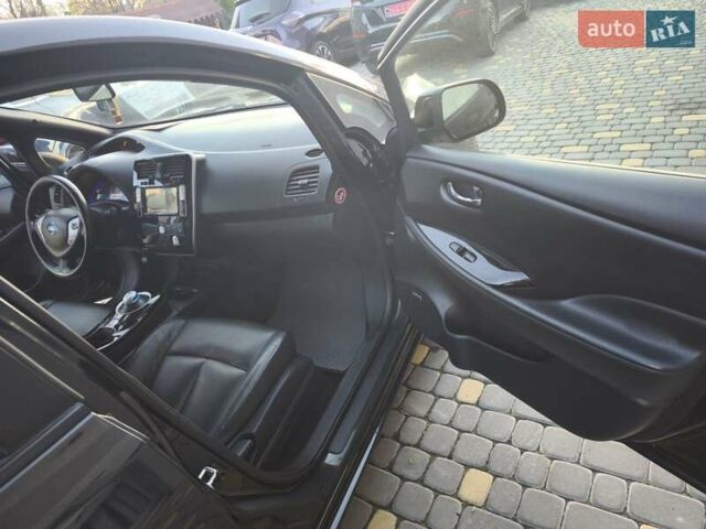 Черный Ниссан Лиф, объемом двигателя 0 л и пробегом 130 тыс. км за 7500 $, фото 24 на Automoto.ua