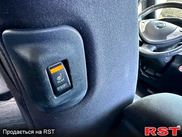 Черный Ниссан Лиф, объемом двигателя 80 л и пробегом 72 тыс. км за 8500 $, фото 6 на Automoto.ua