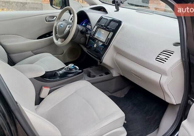 Черный Ниссан Лиф, объемом двигателя 0 л и пробегом 104 тыс. км за 7700 $, фото 34 на Automoto.ua