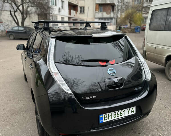 Чорний Ніссан Ліф, об'ємом двигуна 0 л та пробігом 145 тис. км за 7999 $, фото 3 на Automoto.ua