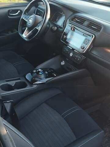 Черный Ниссан Лиф, объемом двигателя 0 л и пробегом 114 тыс. км за 11990 $, фото 12 на Automoto.ua