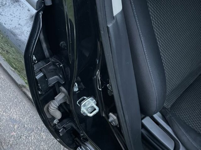 Черный Ниссан Лиф, объемом двигателя 0 л и пробегом 184 тыс. км за 7800 $, фото 14 на Automoto.ua