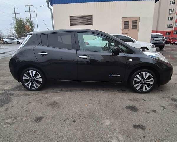 Черный Ниссан Лиф, объемом двигателя 0 л и пробегом 157 тыс. км за 8300 $, фото 5 на Automoto.ua