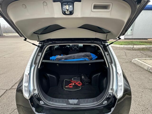 Черный Ниссан Лиф, объемом двигателя 0 л и пробегом 160 тыс. км за 5500 $, фото 17 на Automoto.ua